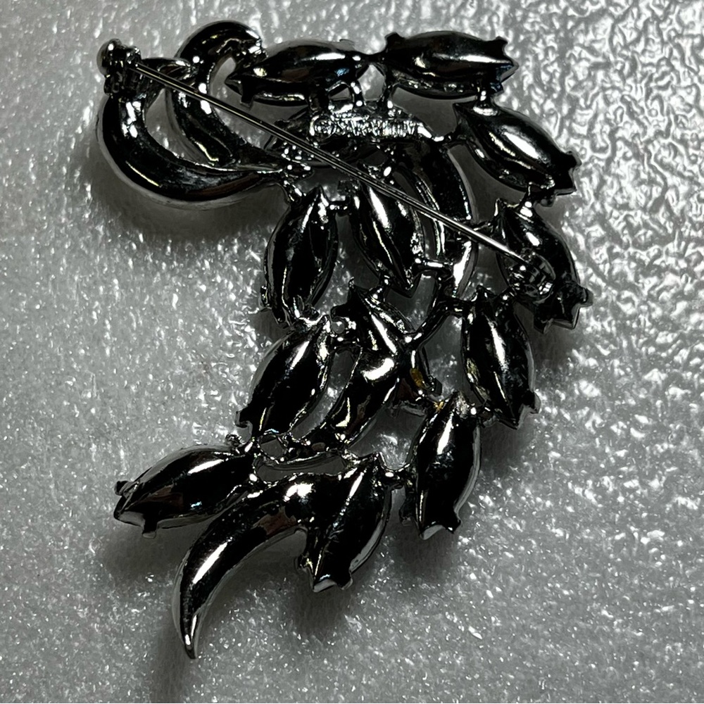 Vintage Sarah Coventry 1960s Black Diamonte Vienna Nights Floral Spray Brooch - Picture 7 of 9